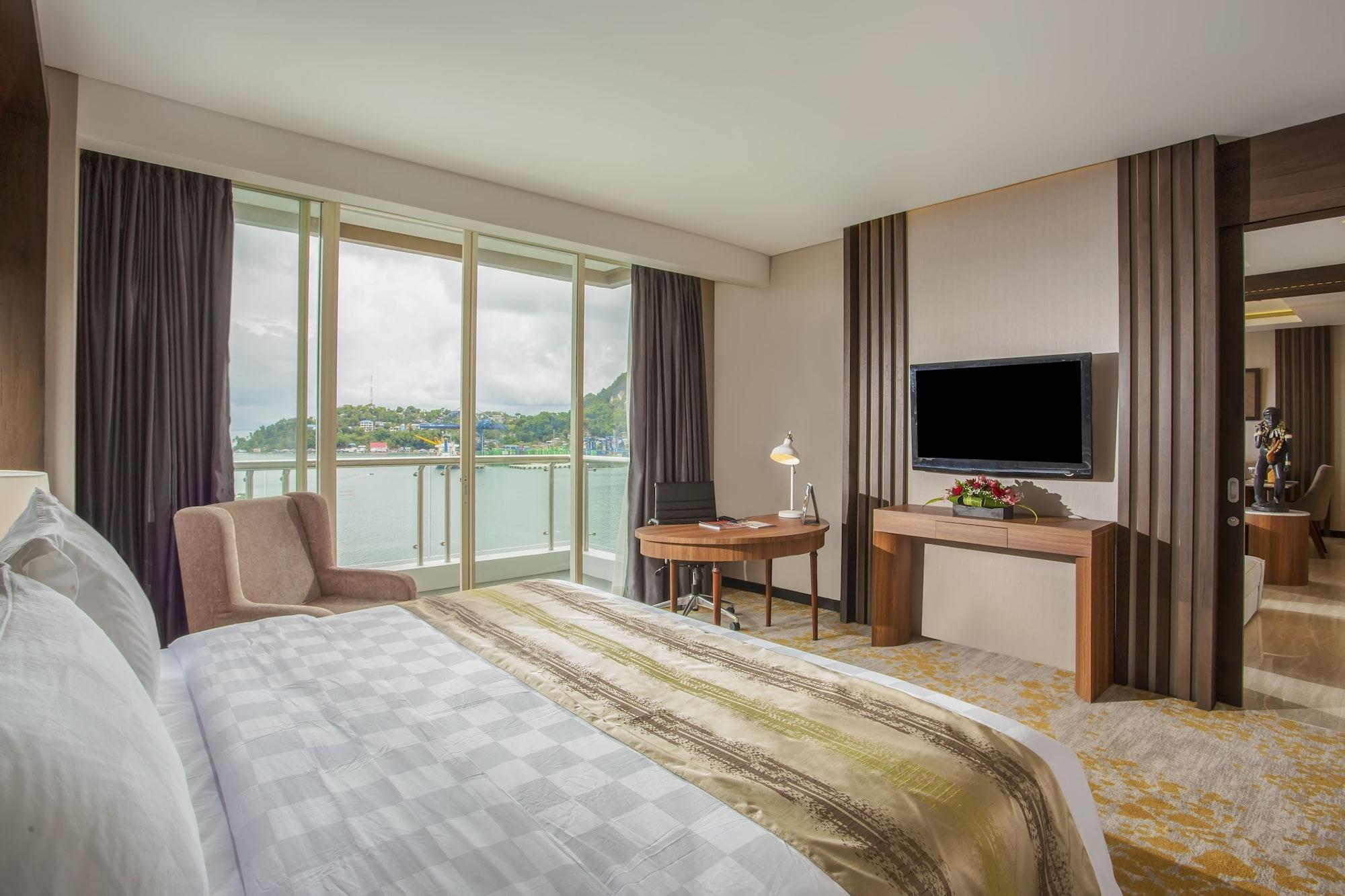 Swiss-Belhotel Papua Jayapura Exterior photo