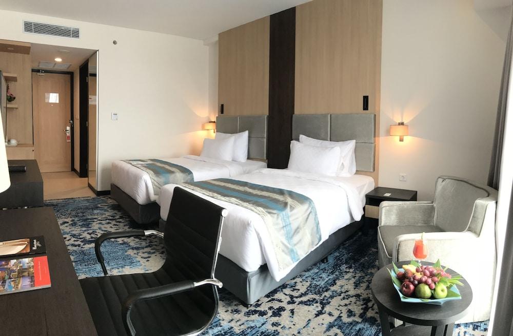 Swiss-Belhotel Papua Jayapura Exterior photo